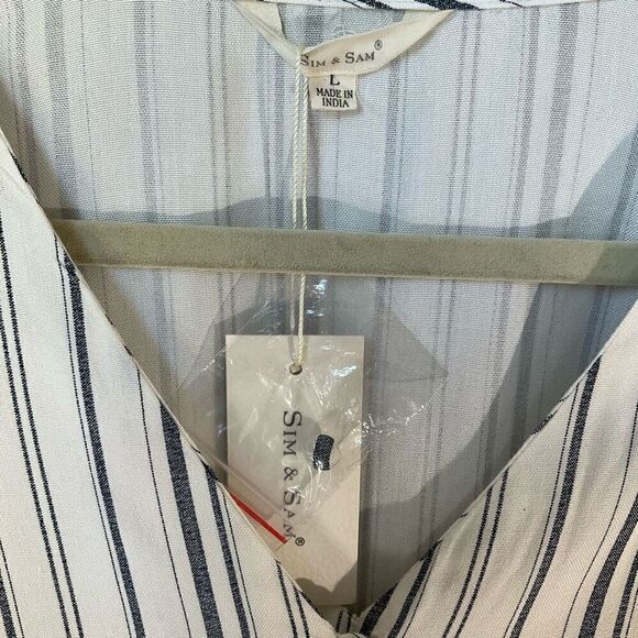 Sim and Sam NWT Tie Waist Flutter Sleeve Button Up, Large. Ivory, Navy coastal - Picture 11 of 16